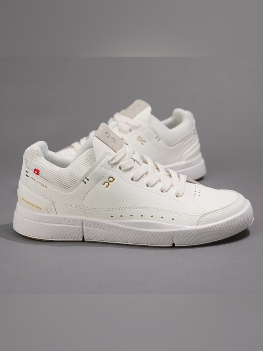 On Running THE ROGER Centre Court Women’s White Cream -Size 6/EU 37